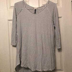 A Stripped three quarter-sleeved shirt